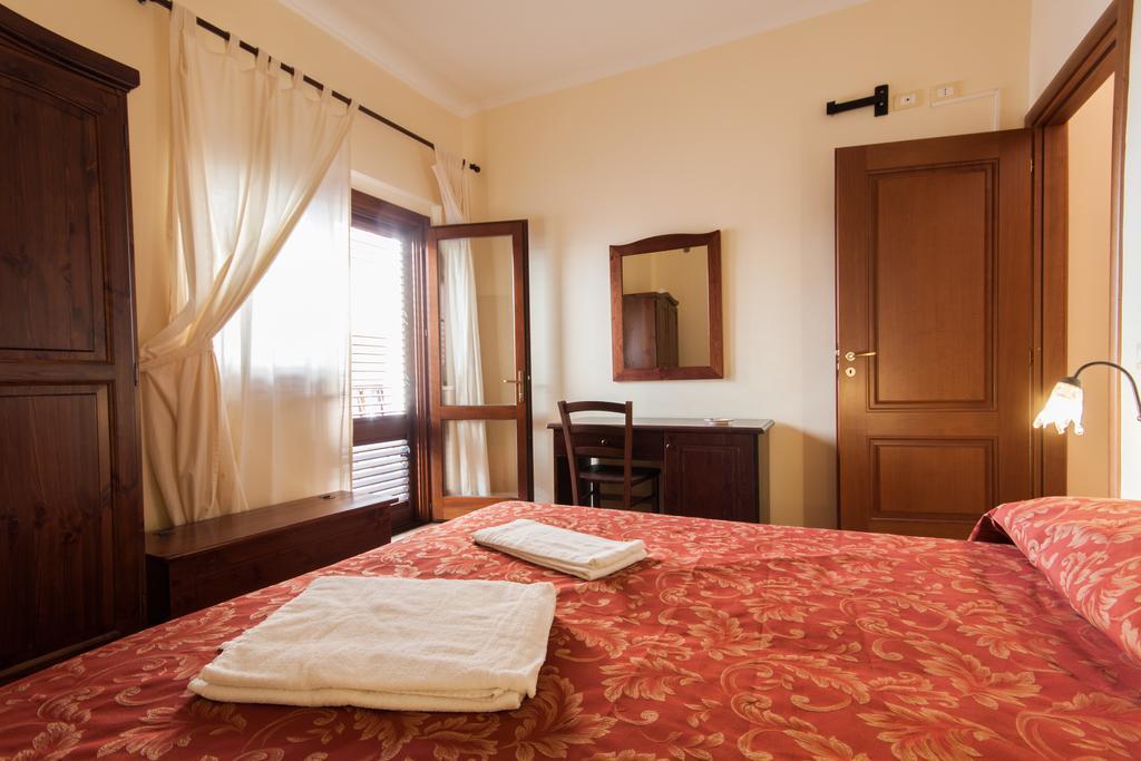 Casa Vacanze S. Marco Valderice Phòng bức ảnh