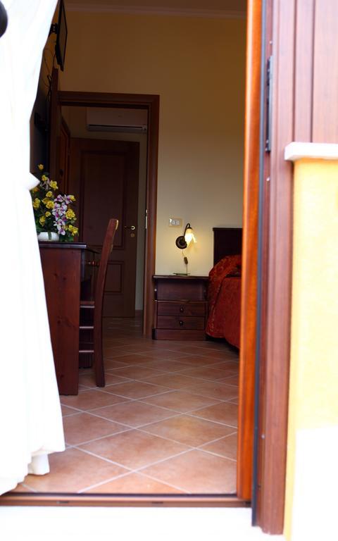 Casa Vacanze S. Marco Valderice Phòng bức ảnh